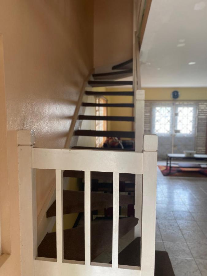 Finest Accommodation Renfrew Place 4-12 Renfrew Rd 2 Bedroom 2 Bat Apt # 15 New Kinston Jamaica 킹스톤 외부 사진