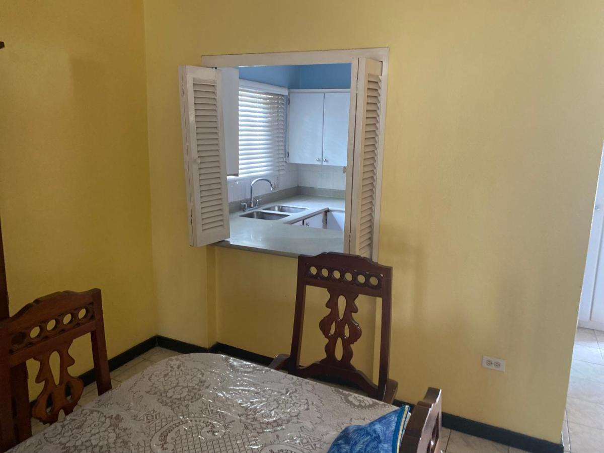 Finest Accommodation Renfrew Place 4-12 Renfrew Rd 2 Bedroom 2 Bat Apt # 15 New Kinston Jamaica 킹스톤 외부 사진