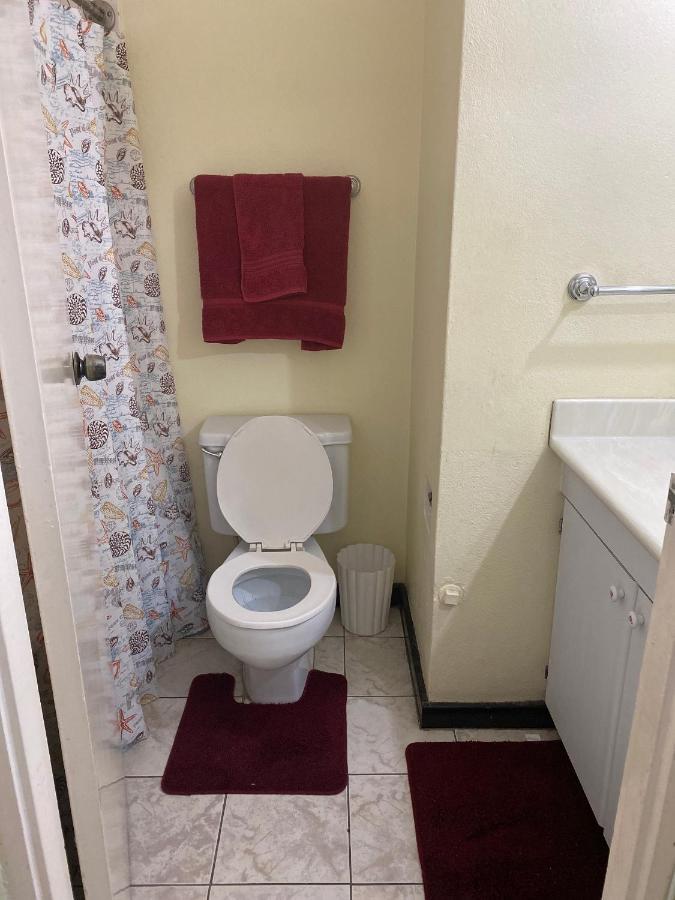 Finest Accommodation Renfrew Place 4-12 Renfrew Rd 2 Bedroom 2 Bat Apt # 15 New Kinston Jamaica 킹스톤 외부 사진